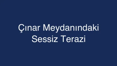 Çınar Meydanındaki Sessiz Terazi
