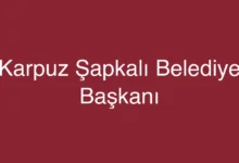 Karpuz Şapkalı Belediye Başkanı
